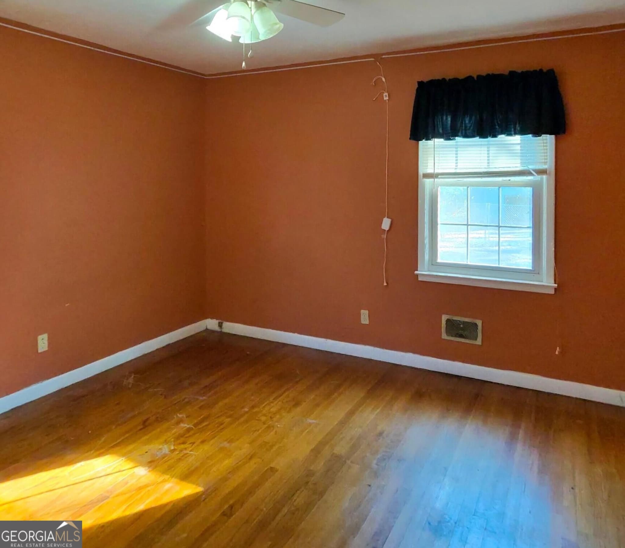 3 bedroom, 1.5 bathroom, 1,858 sq ft single family residence for sale at 110 Lee Street, Centerville, GA 31028 — photo 7