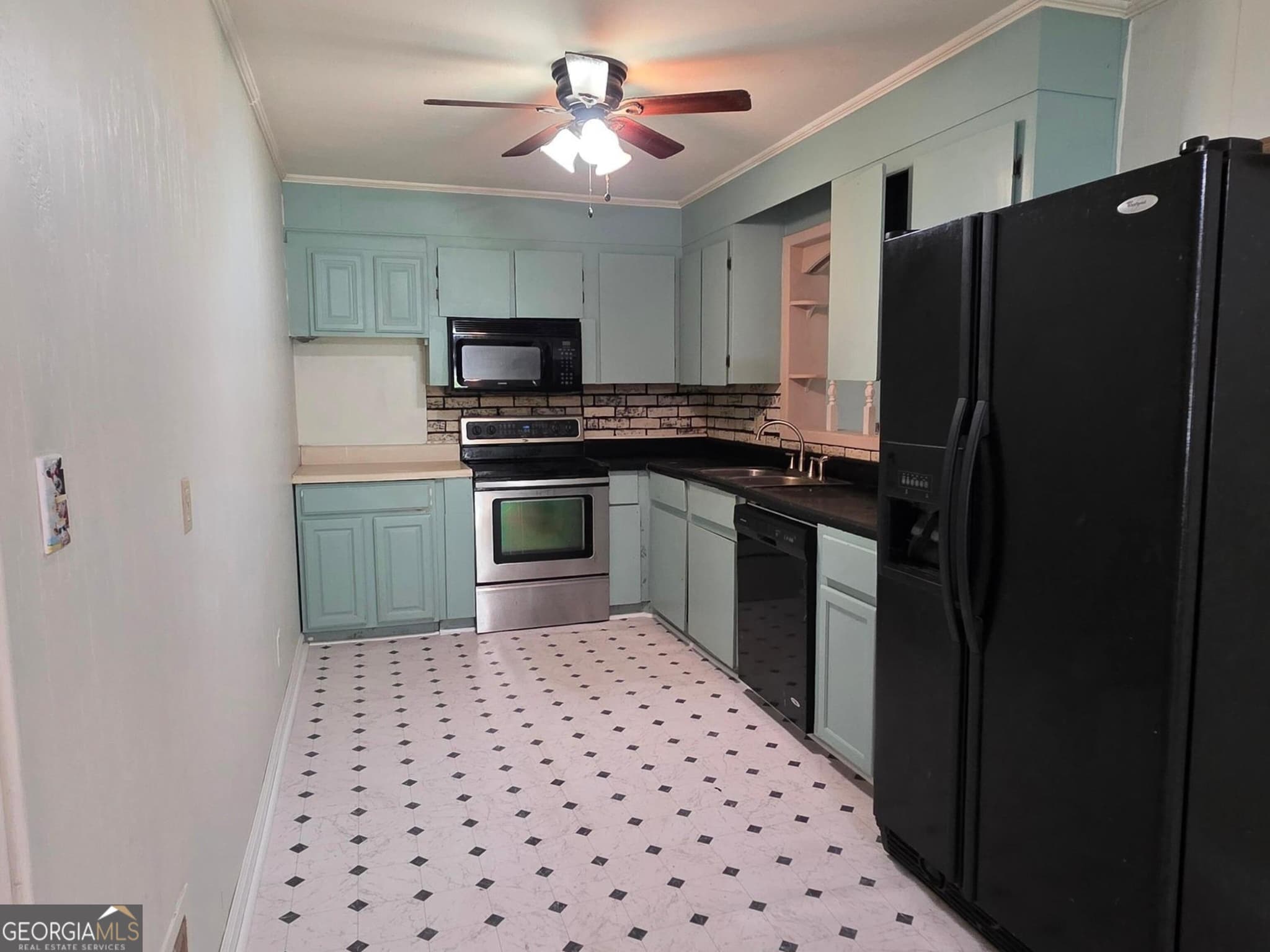 3 bedroom, 1.5 bathroom, 1,858 sq ft single family residence for sale at 110 Lee Street, Centerville, GA 31028 — photo 5
