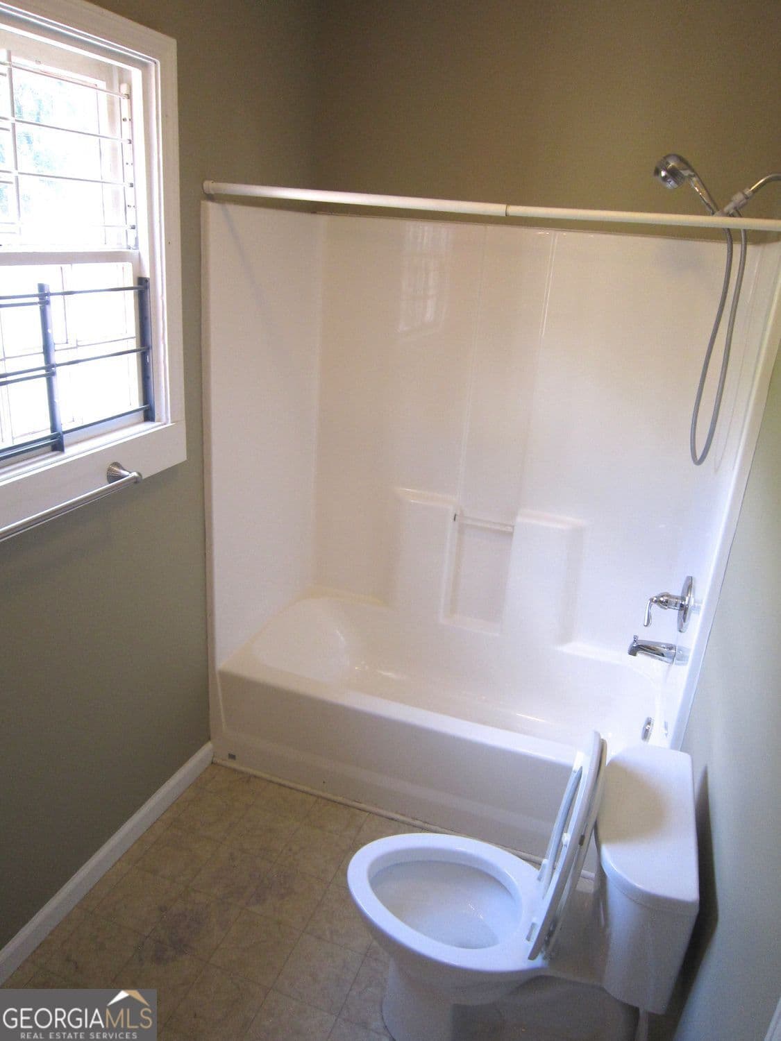 2 bedroom, 2 bathroom, 1,816 sq ft single family residence for sale at 734 McDonough Boulevard, Atlanta, GA 30315 — photo 10