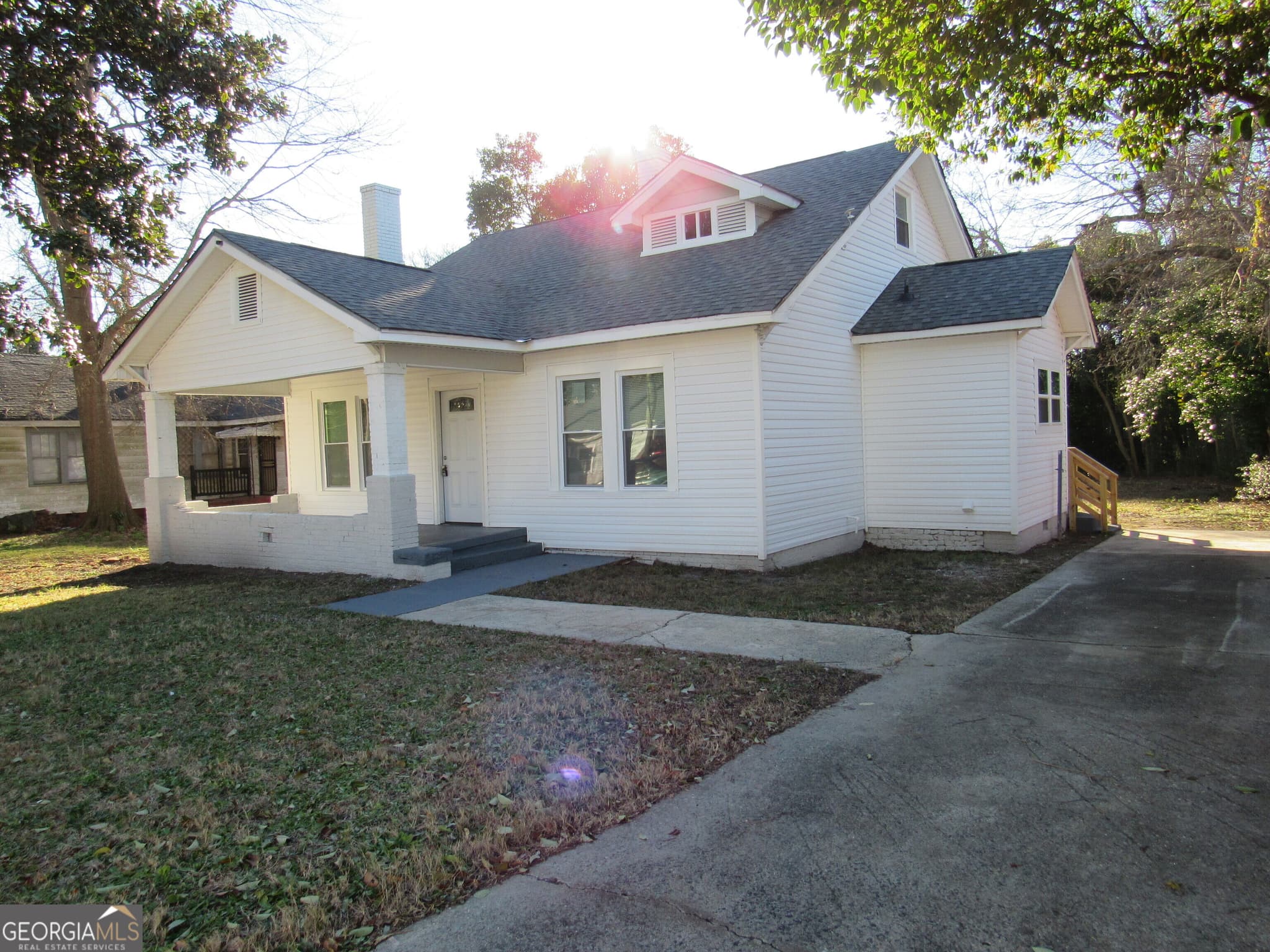 4 bedroom, 3 bathroom, 1,924 sq ft single family residence for sale at 4209 Capitol Avenue, Macon, GA 31206 — photo 3