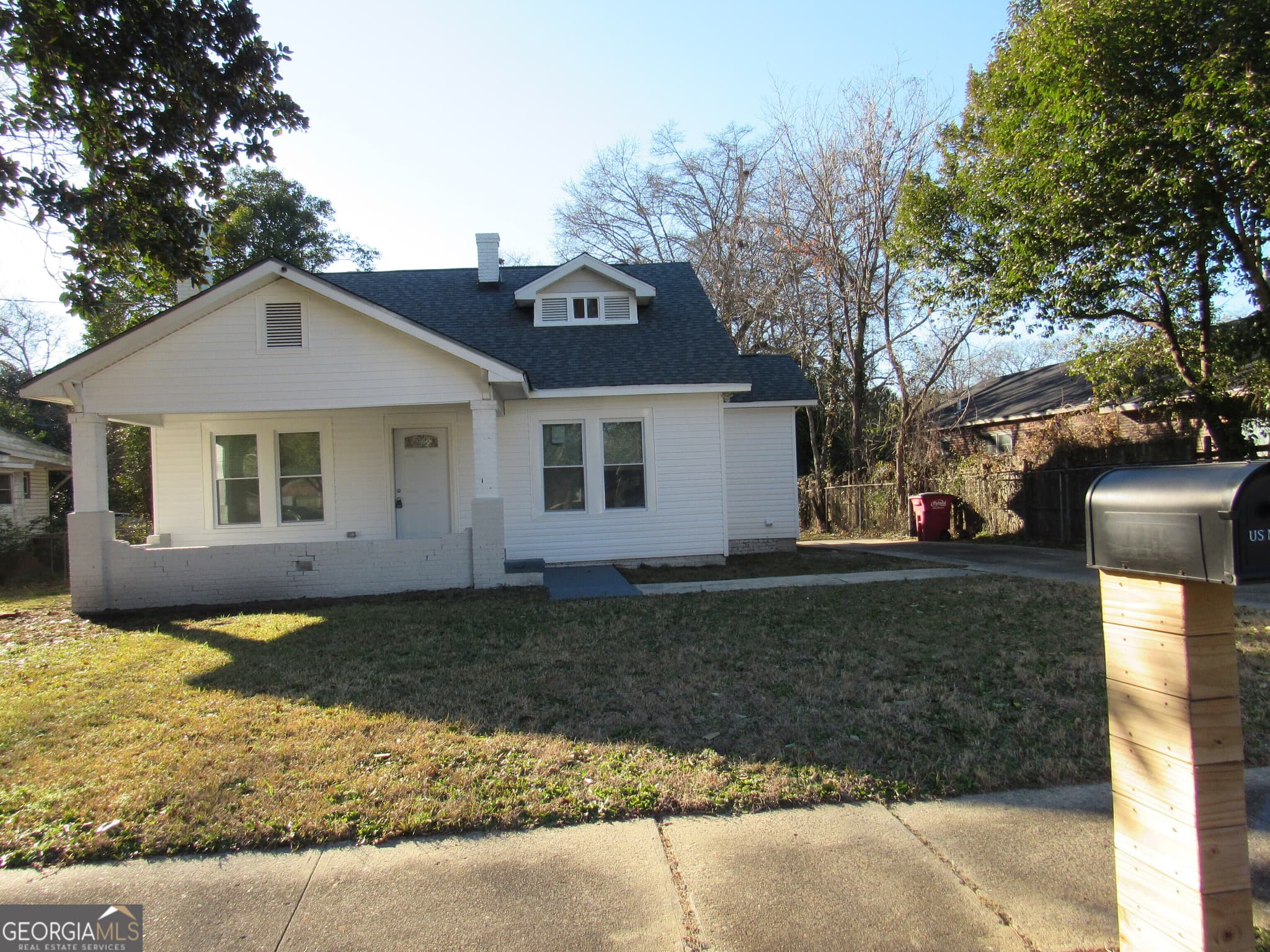 4 bedroom, 3 bathroom, 1,924 sq ft single family residence for sale at 4209 Capitol Avenue, Macon, GA 31206 — photo 4