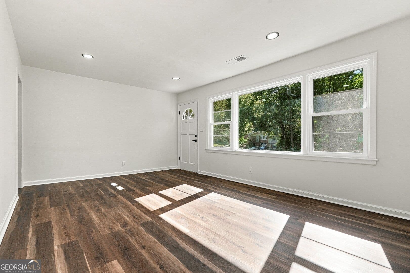 3 bedroom, 2 bathroom, 2,224 sq ft single family residence for sale at 1897 Calloway Drive, Atlanta, GA 30314 — photo 4