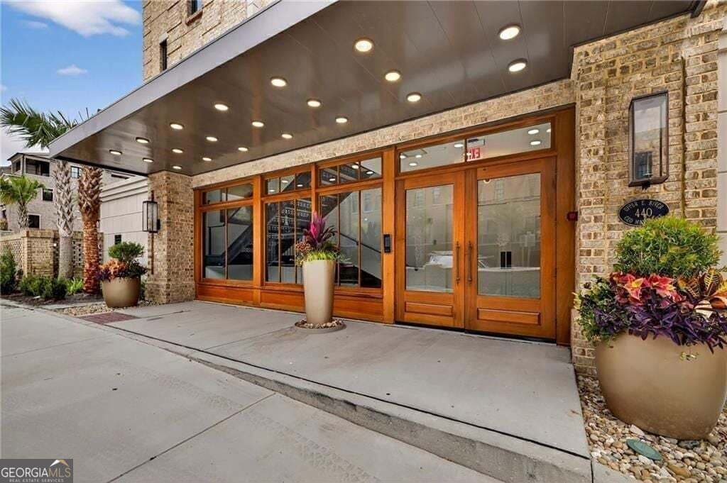 3 bedroom, 3.5 bathroom, 4,515 sq ft condominium for sale at 440 Geo Meyer Avenue 1, Savannah, GA 31401 — photo 5