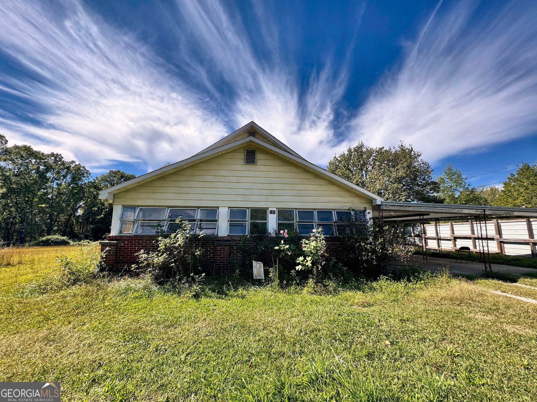 3 bedroom, 2 bathroom, 1,368 sq ft single family residence for sale at 192 Persimmon Street, Toccoa, GA 30577 — photo 1 of 45