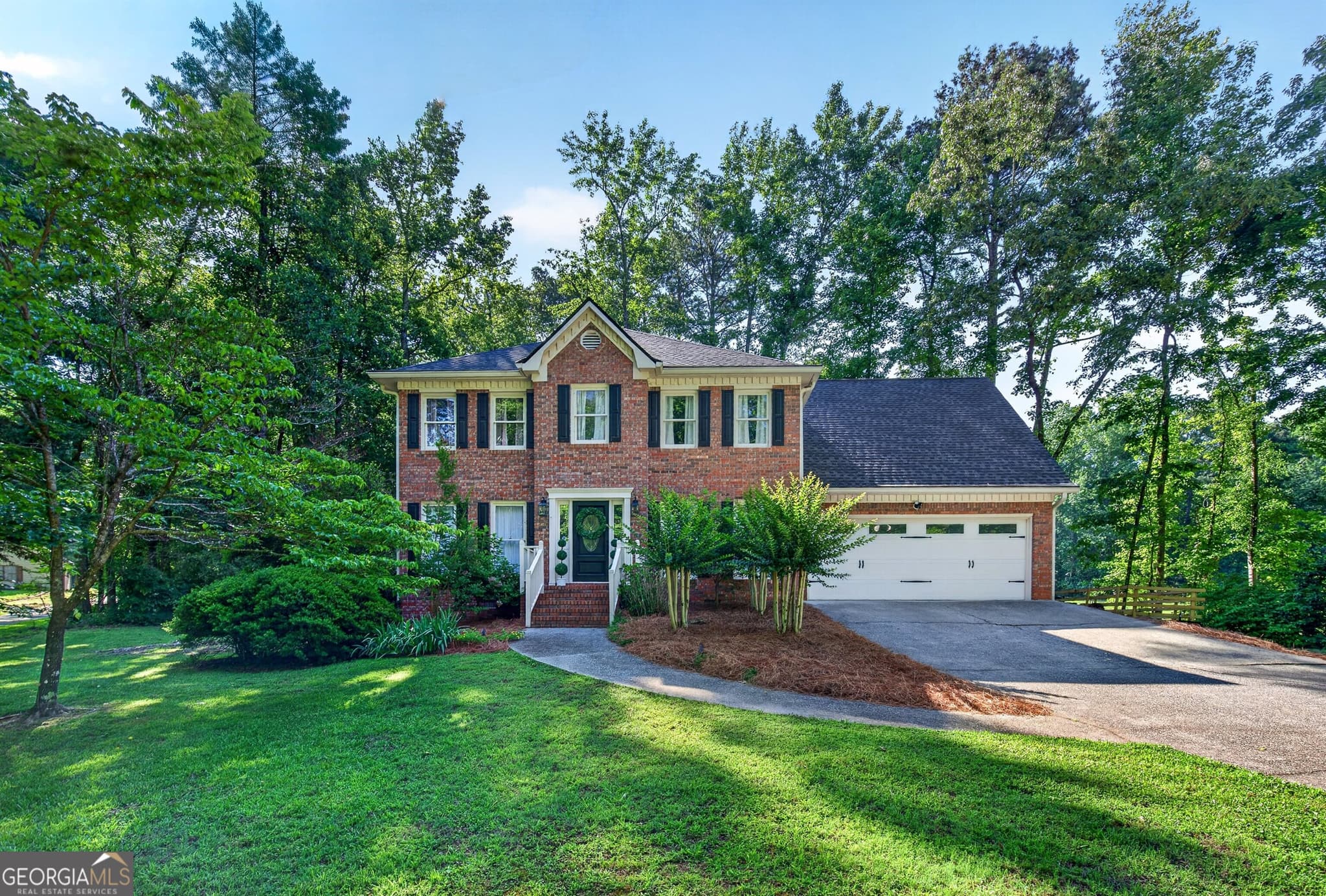 3 bedroom, 2.5 bathroom, 2,195 sq ft single family residence for sale at 135 Crimson Ridge, Tyrone, GA 30290 — photo 2
