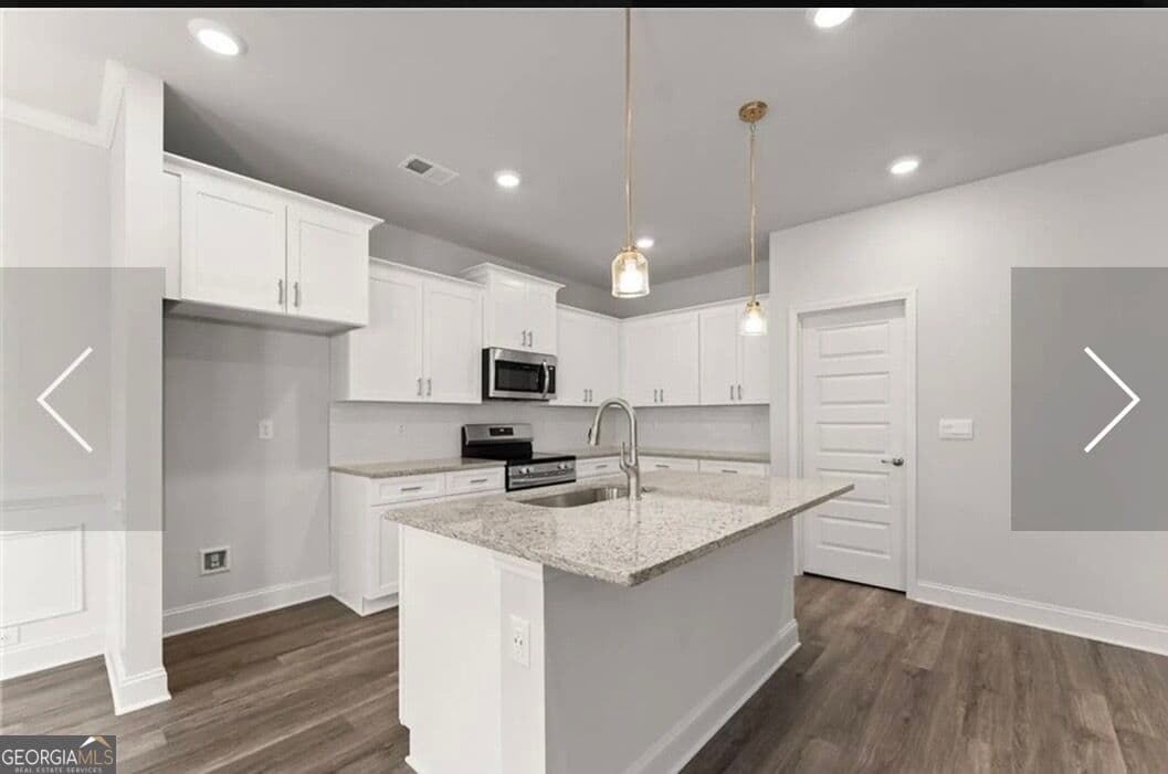 5 bedroom, 4 bathroom, 3,900 sq ft single family residence for sale at 471 Spring Shadow Drive, Pendergrass, GA 30567 — photo 4