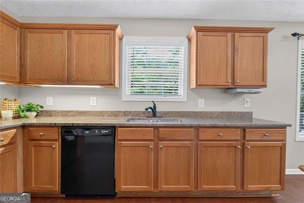 4 bedroom, 2.5 bathroom, 3,176 sq ft single family residence for sale at 17 Creekview Court, Acworth, GA 30101 — photo 9
