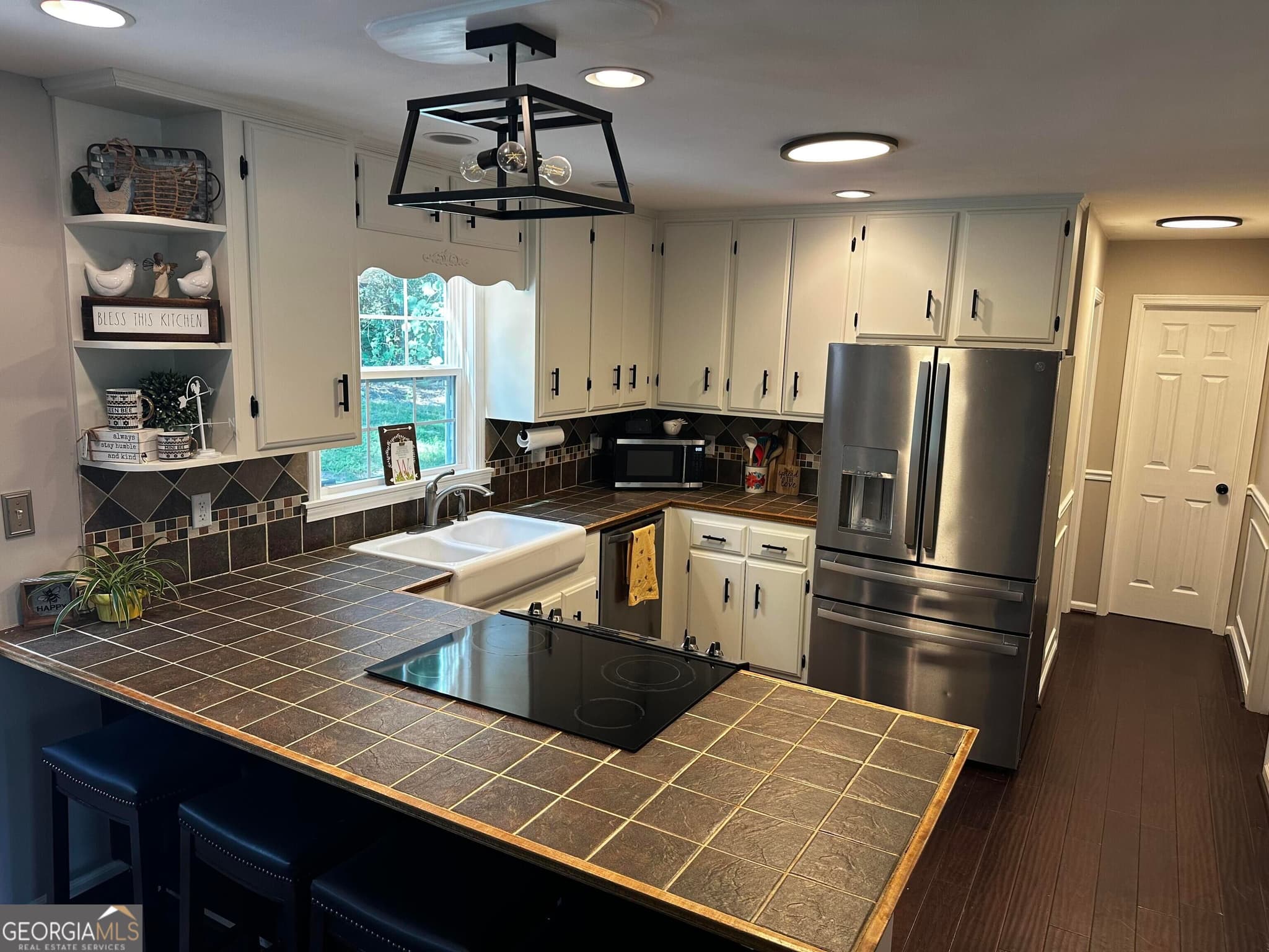 5 bedroom, 2 bathroom, 1,964 sq ft single family residence for sale at 692 Crawford Circle, Toccoa, GA 30577 — photo 5
