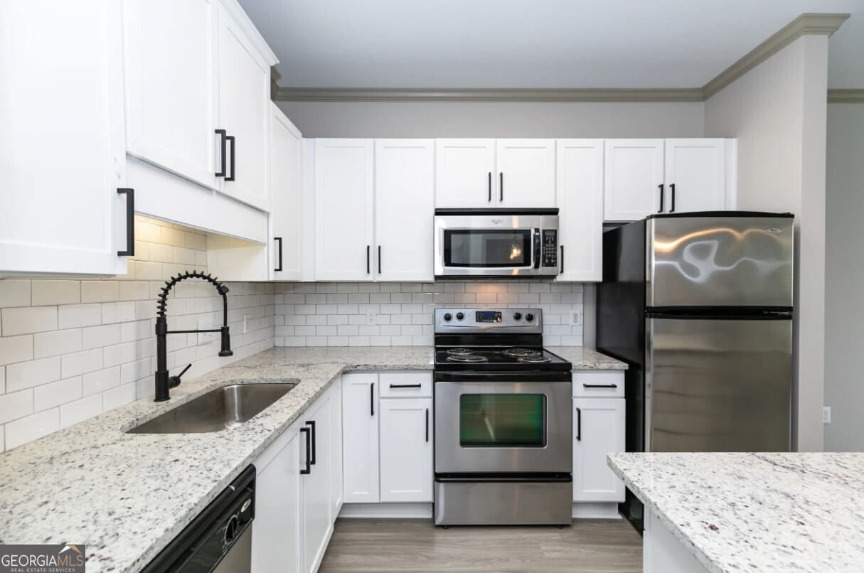 1 bedroom, 2 bathroom, 965 sq ft apartment for rent at 1000 Ashwood Parkway 1210, Dunwoody, GA 30338 for $2,016 a month — photo 3