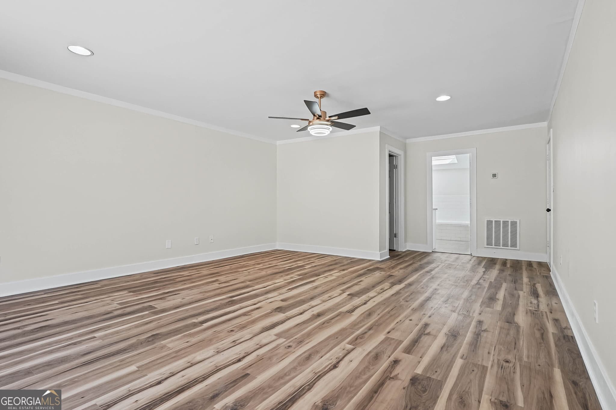 5 bedroom, 3.5 bathroom, 3,459 sq ft single family residence for sale at 2622 Chelsea Court, Albany, GA 31721 — photo 5