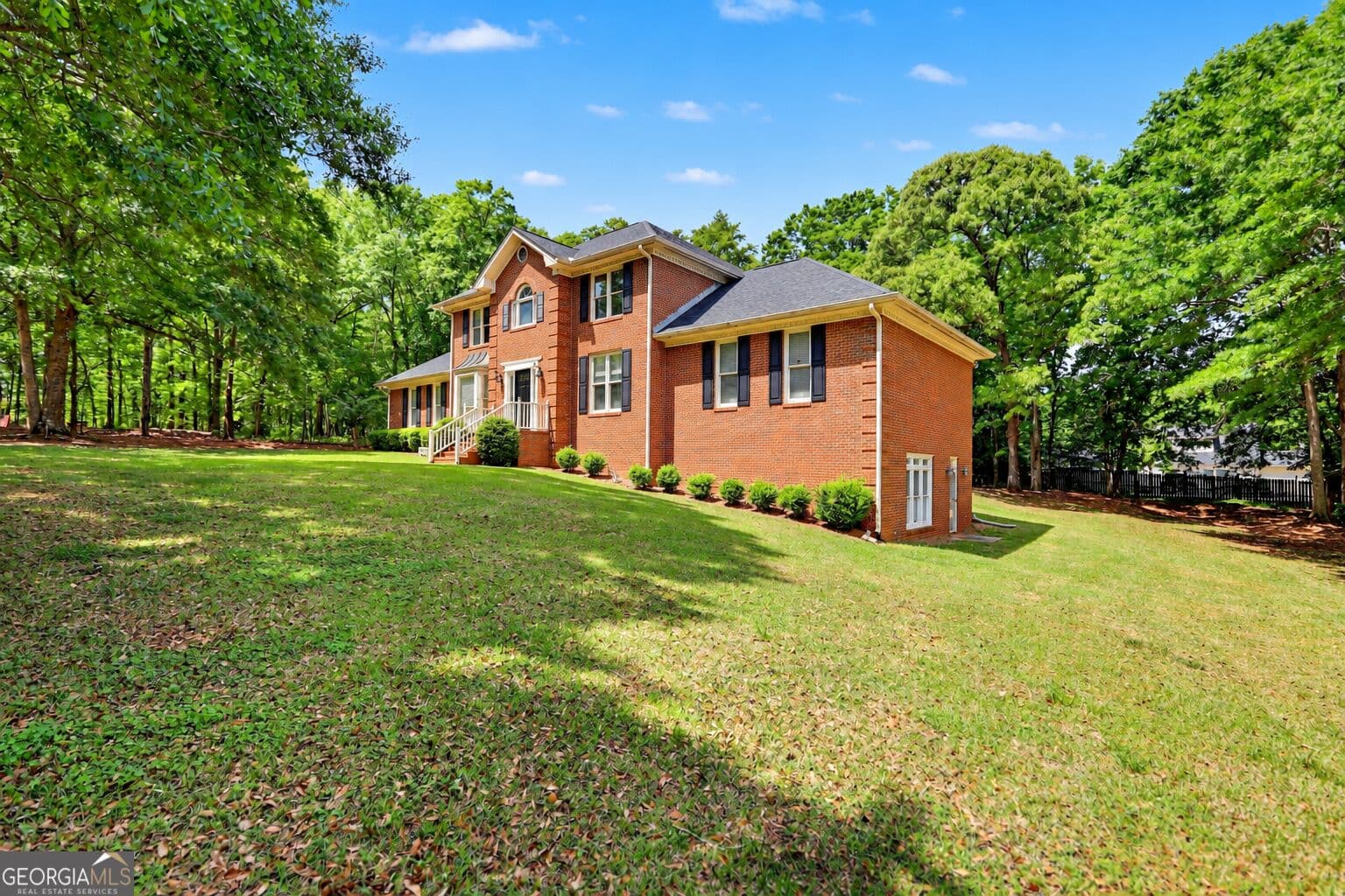 4 bedroom, 4.5 bathroom, 3,035 sq ft single family residence for sale at 107 Big Oak Drive, Barnesville, GA 30204 — photo 2