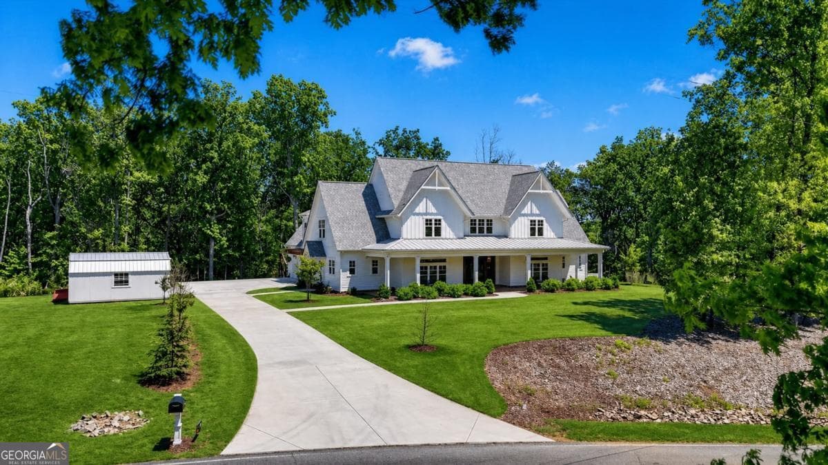 6 bedroom, 4.5 bathroom, 4,164 sq ft single family residence for sale at 800 Garland Mountain Trail, Waleska, GA 30183 — photo 4