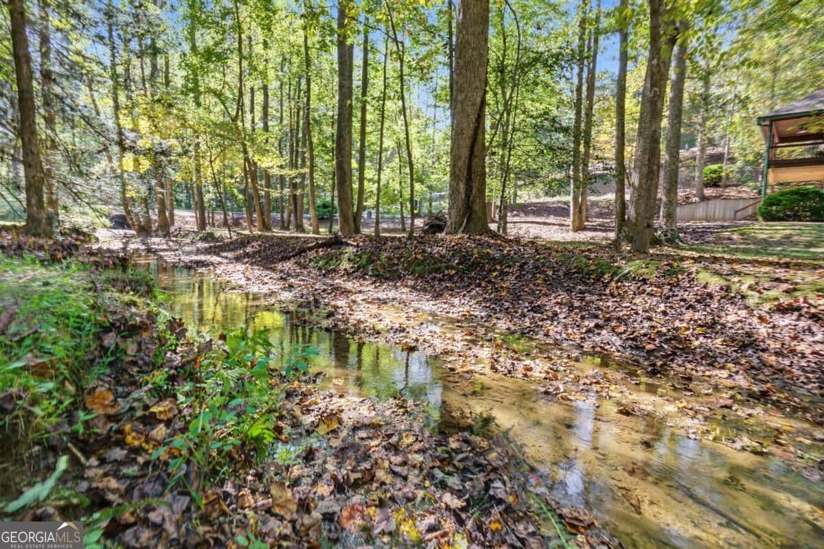 3 bedroom, 2 bathroom, 1,904 sq ft cabin,single family residence for sale at 15 Padget Lane, Ellijay, GA 30540 — photo 6