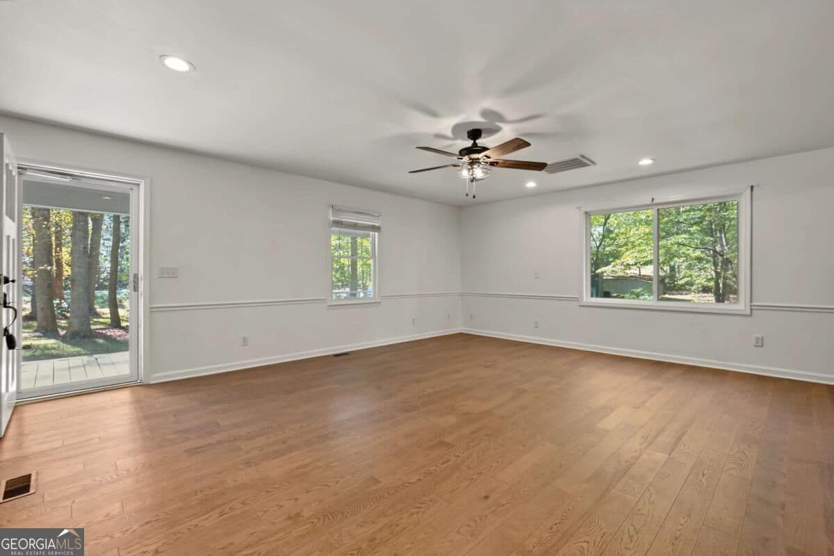 3 bedroom, 2 bathroom, 1,904 sq ft cabin,single family residence for sale at 15 Padget Lane, Ellijay, GA 30540 — photo 10