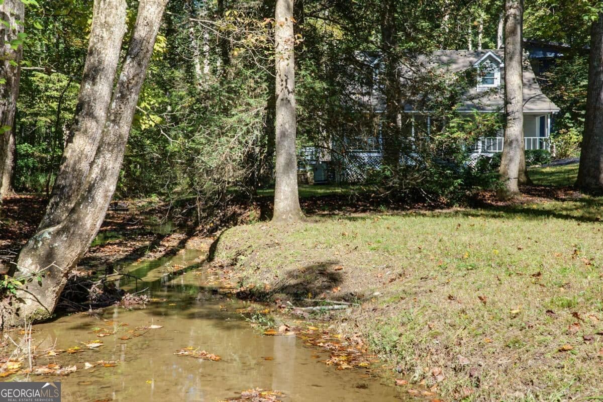 3 bedroom, 2 bathroom, 1,904 sq ft cabin,single family residence for sale at 15 Padget Lane, Ellijay, GA 30540 — photo 8