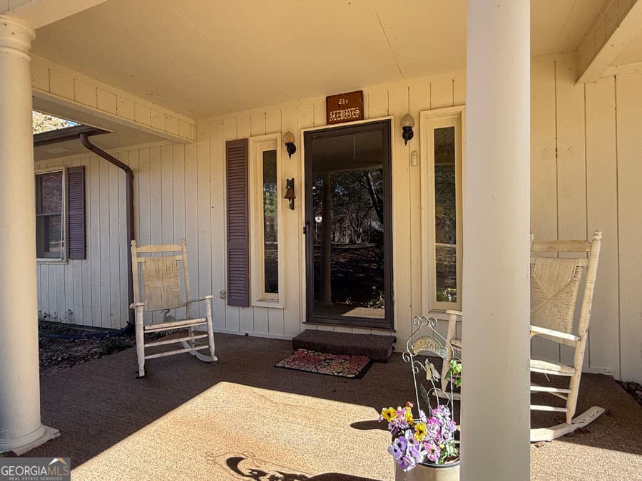 2 bedroom, 2 bathroom, 1,484 sq ft single family residence for sale at 410 Cedar Street, Lavonia, GA 30553 — photo 2