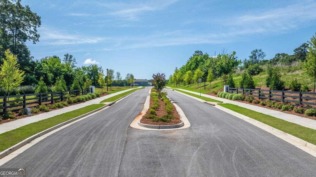 4 bedroom, 3.5 bathroom, 2,655 sq ft single family residence for sale at 223 Atlas Lane, Winder, GA 30680 — photo 4