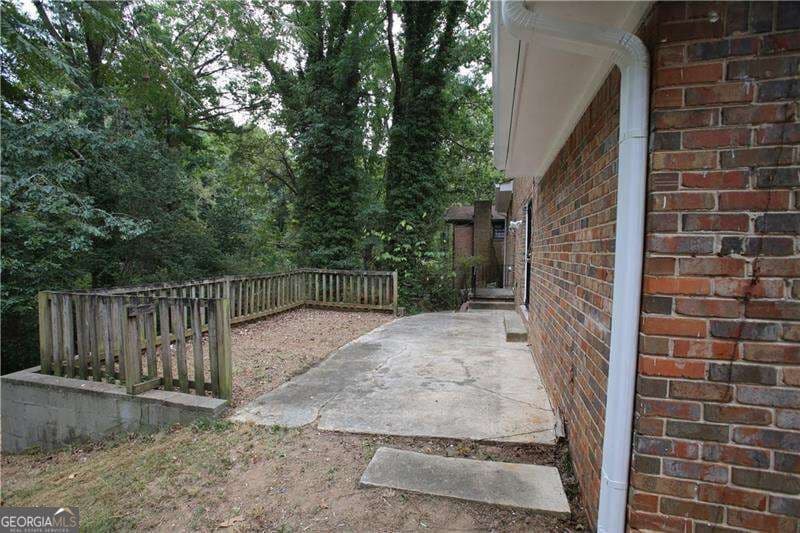 4 bedroom, 2 bathroom, 2,074 sq ft single family residence for sale at 3093 Thrasher Circle, Decatur, GA 30032 — photo 7