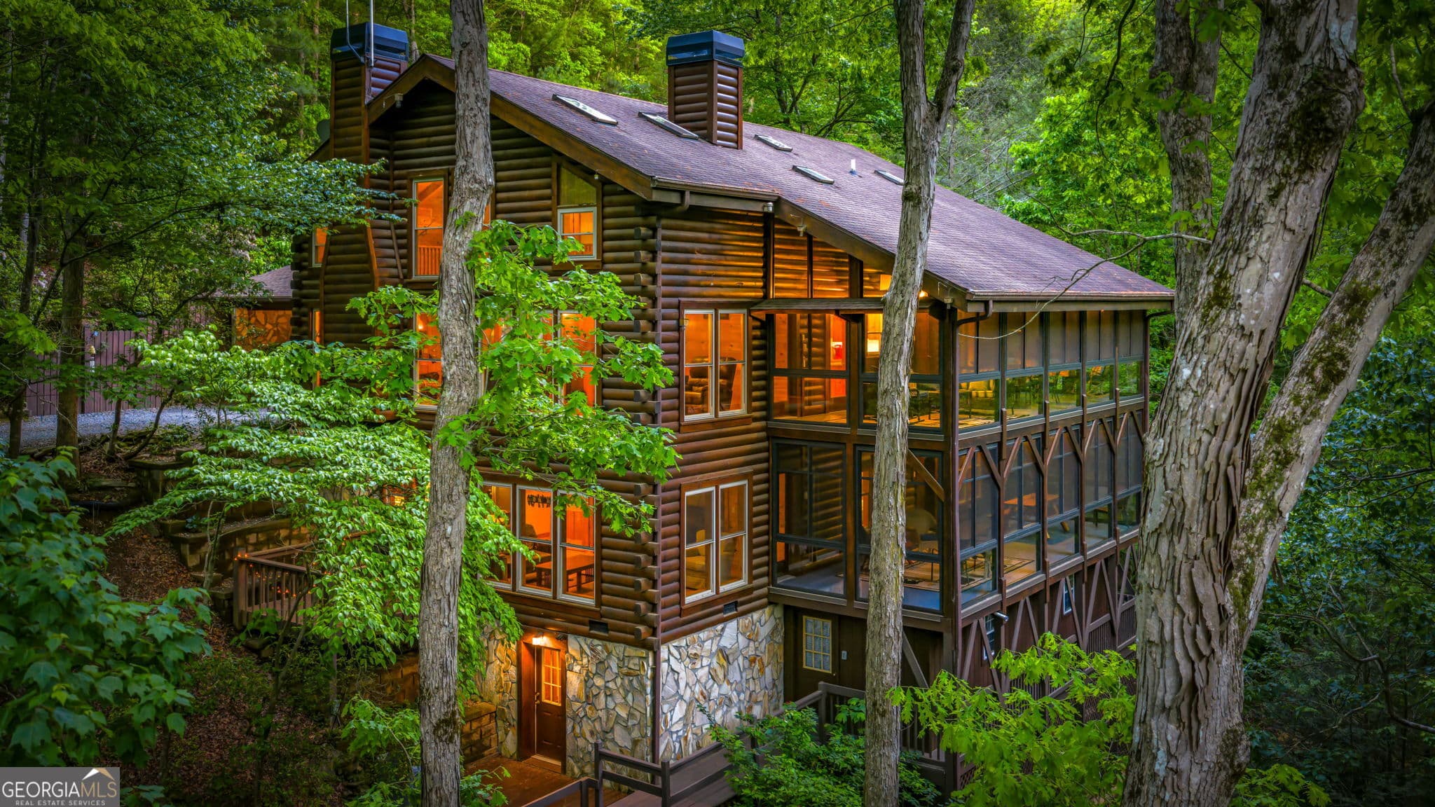 5 bedroom, 5.5 bathroom, 4,893 sq ft cabin,single family residence sold at 4396 Highway 382, Ellijay, GA 30540
