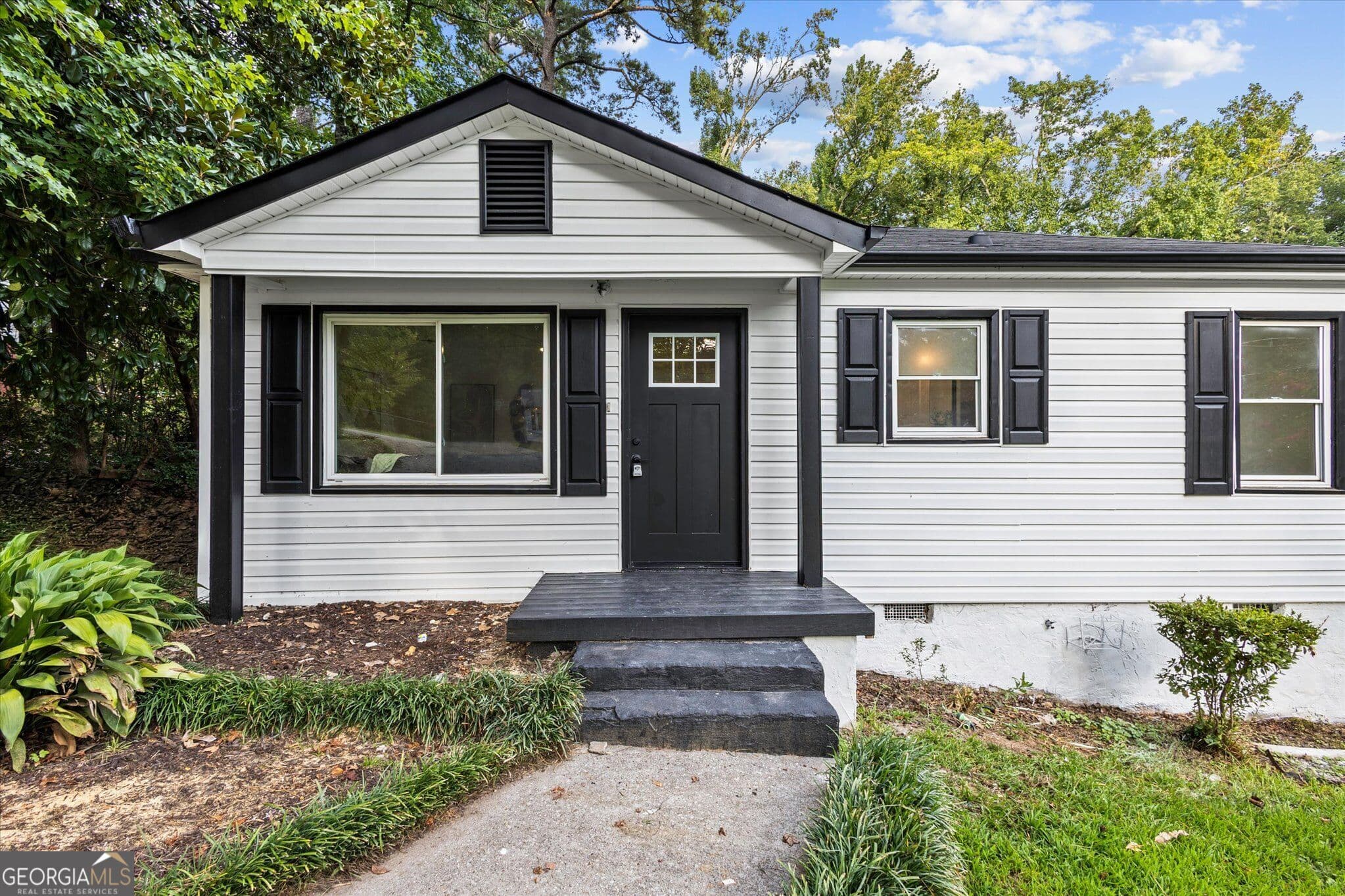 3 bedroom, 2 bathroom, 1,472 sq ft single family residence for sale at 6275 Bennett Lane, Mableton, GA 30126 — photo 3