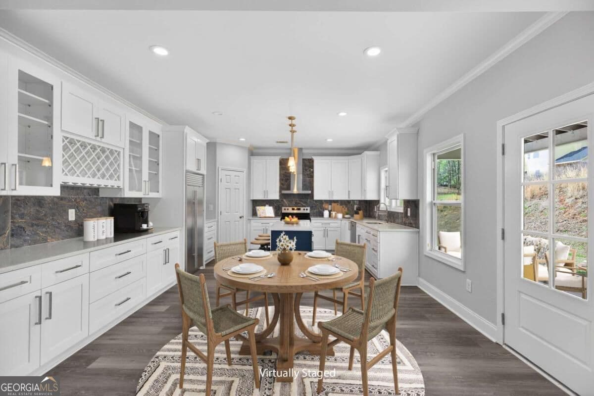 5 bedroom, 4 bathroom, 3,620 sq ft single family residence for sale at 1226 Bloomsbury Lane, Gainesville, GA 30501 — photo 3