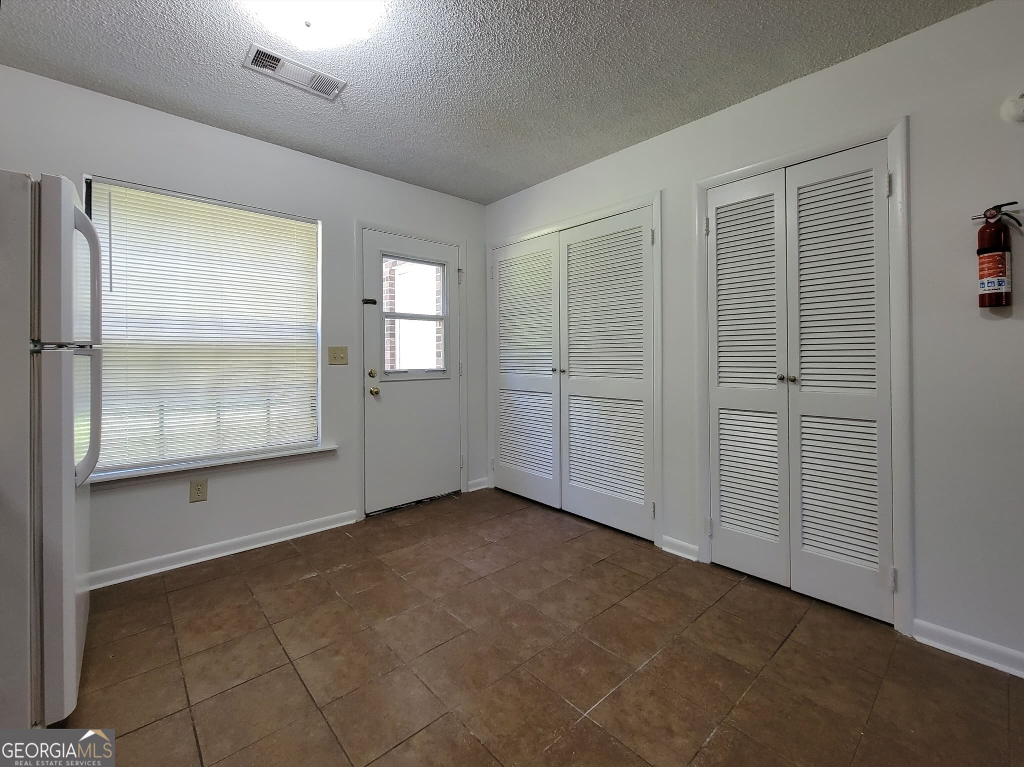 2 bedroom, 1.5 bathroom single family residence for rent at 4570 Highway 53 10, Hoschton, GA 30548 for $1,295 a month — photo 4