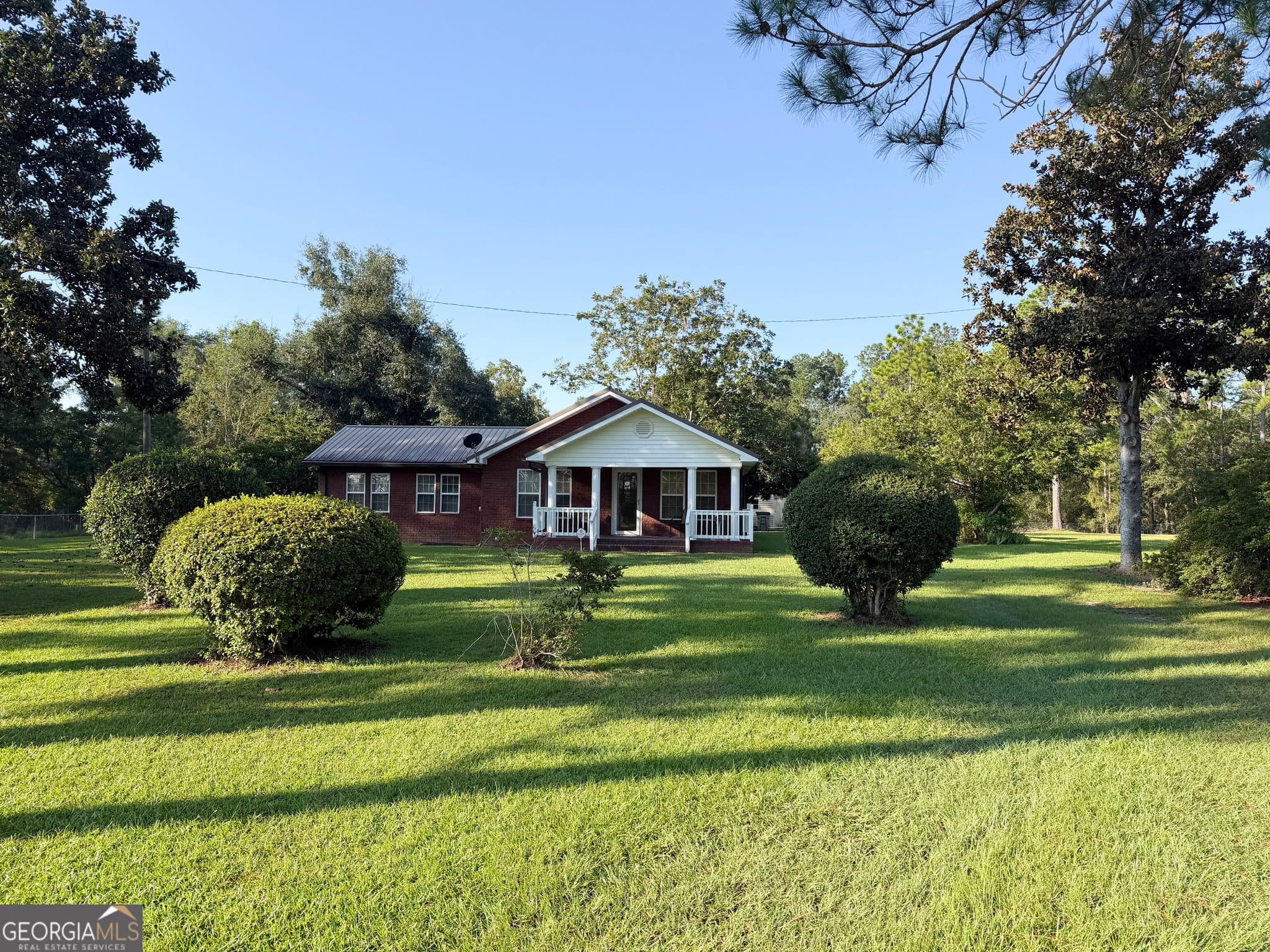 2 bedroom, 2 bathroom, 1,621 sq ft single family residence for sale at 1182 E US Hwy 280, Lyons, GA 30436 — photo 2