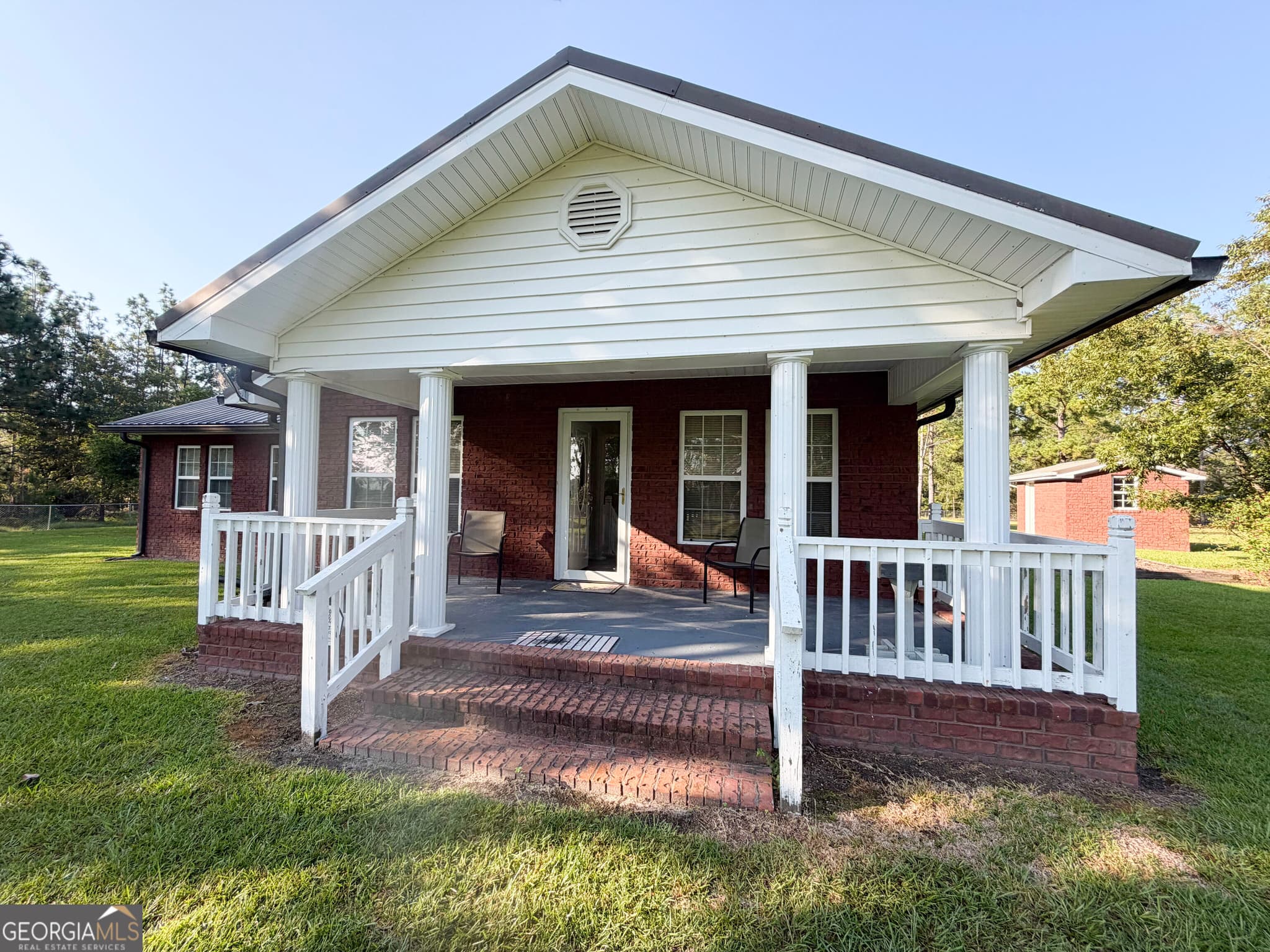 2 bedroom, 2 bathroom, 1,621 sq ft single family residence for sale at 1182 E US Hwy 280, Lyons, GA 30436 — photo 3
