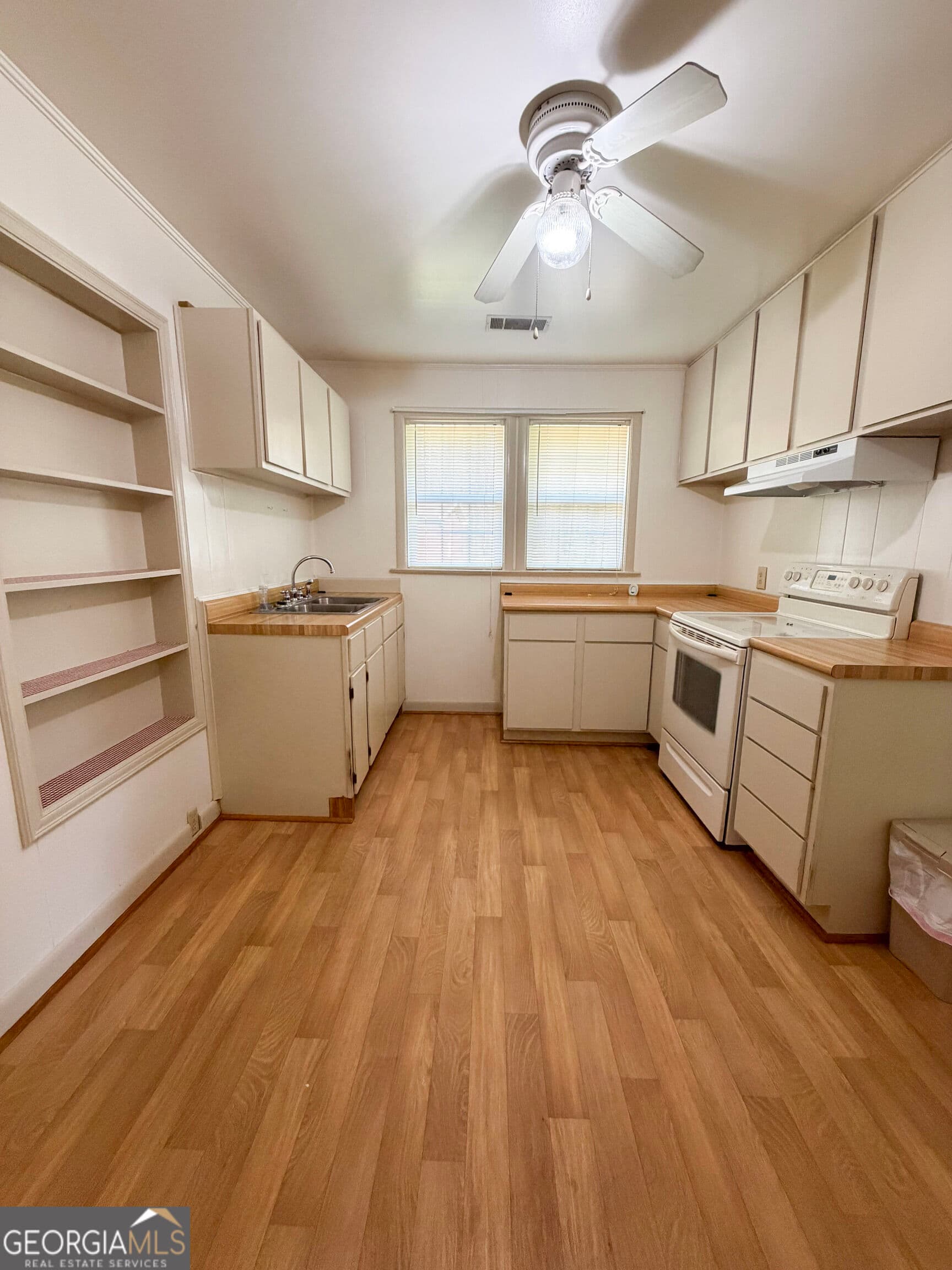 2 bedroom, 2 bathroom, 1,621 sq ft single family residence for sale at 1182 E US Hwy 280, Lyons, GA 30436 — photo 9