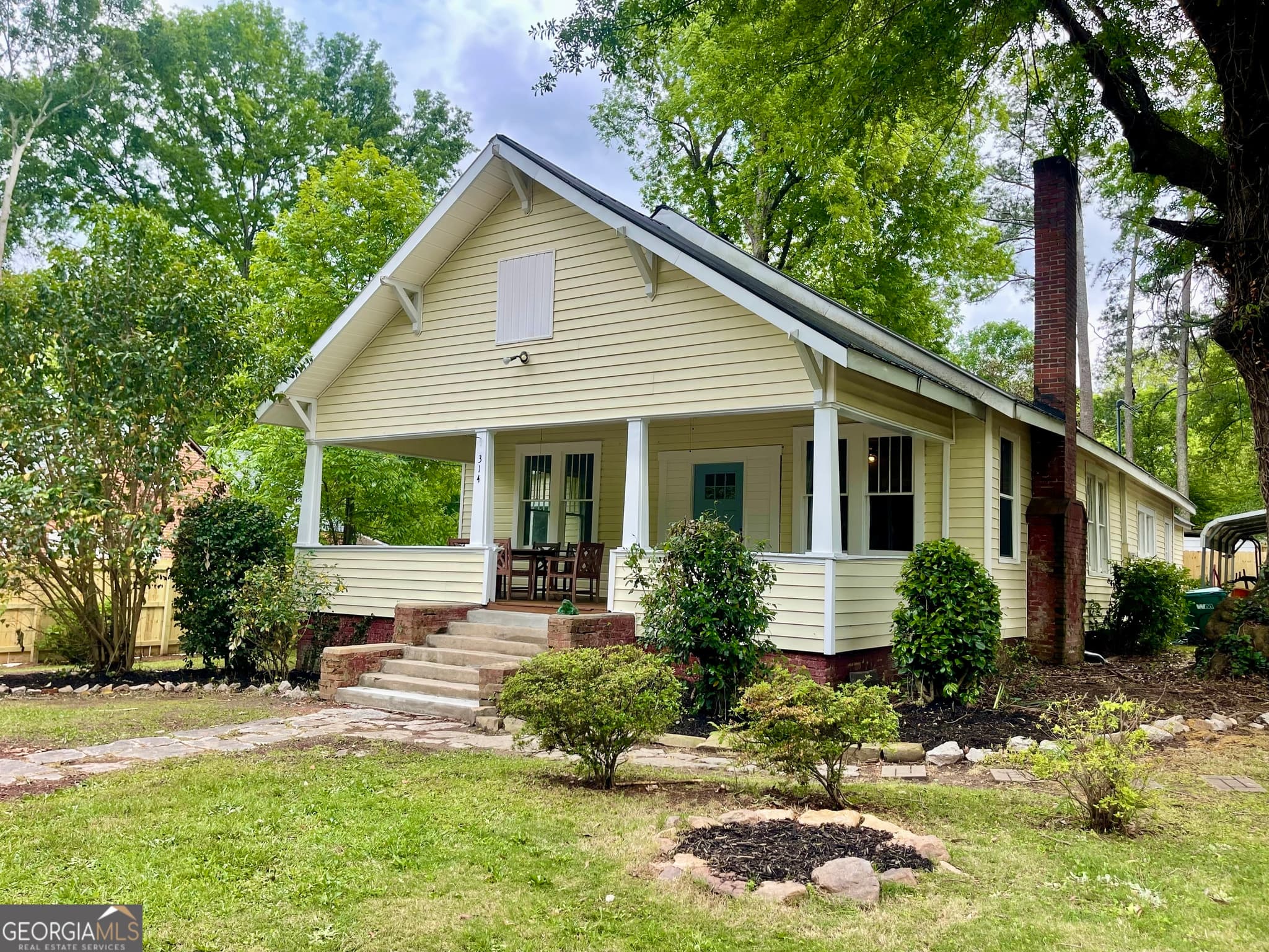 3 bedroom, 2 bathroom, 1,671 sq ft single family residence for sale at 314 W South Street, Greensboro, GA 30642