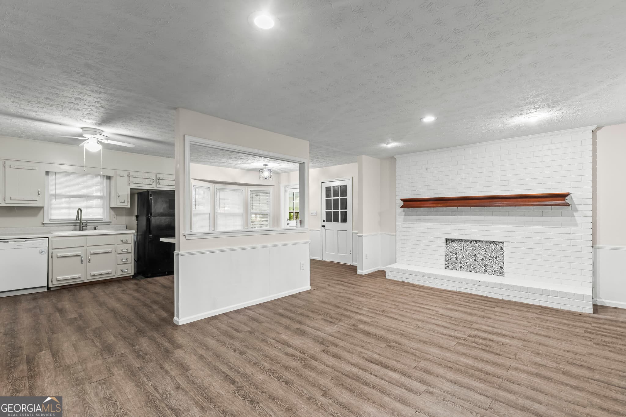3 bedroom, 2 bathroom single family residence for rent at 3910 Doe Run Drive, Powder Springs, GA 30127 for $1,950 a month — photo 5