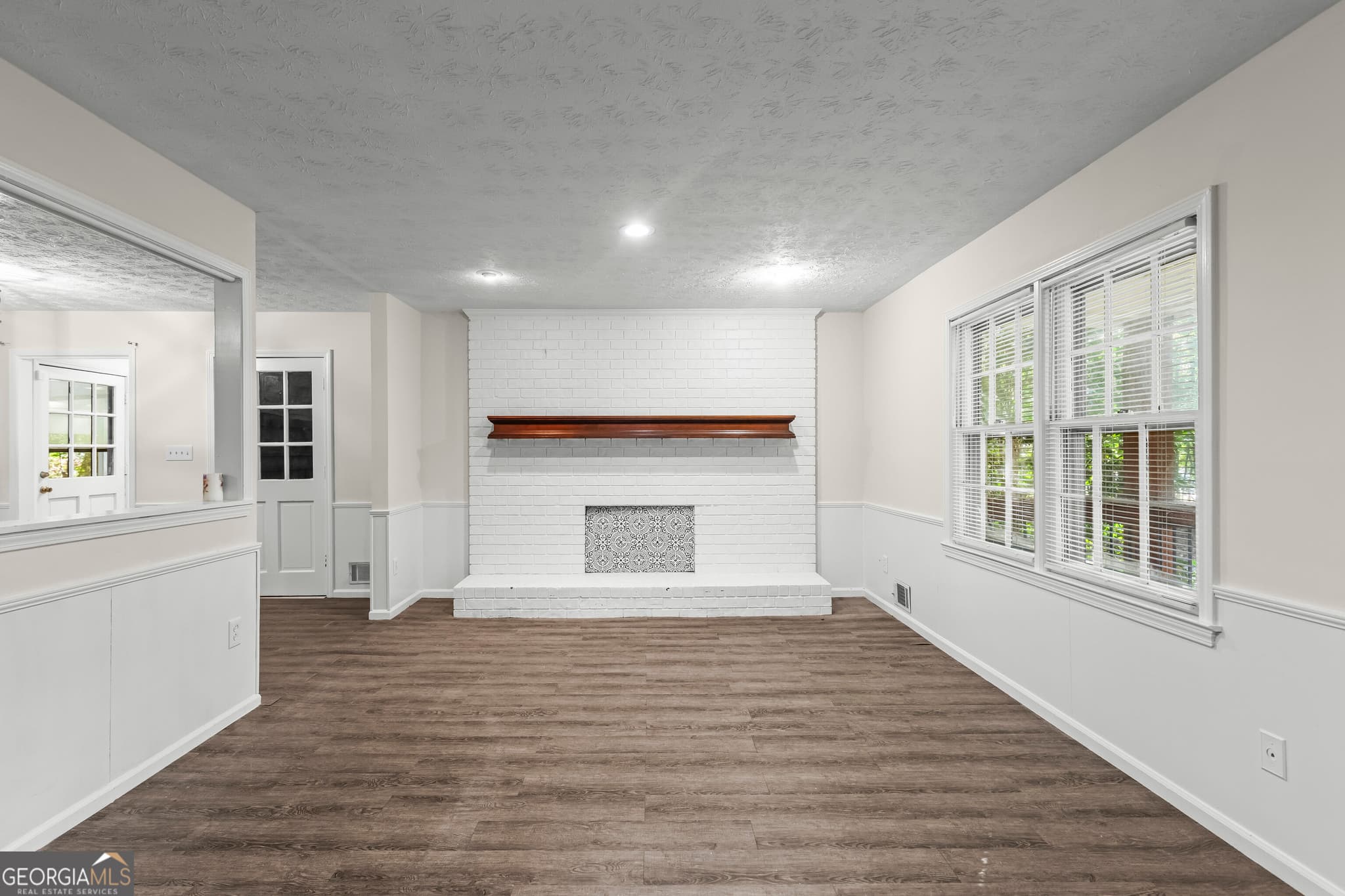 3 bedroom, 2 bathroom single family residence for rent at 3910 Doe Run Drive, Powder Springs, GA 30127 for $1,950 a month — photo 4