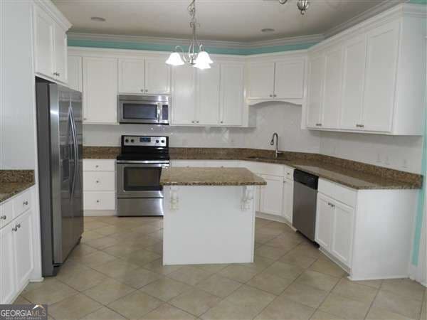 4 bedroom, 2.5 bathroom, 2,859 sq ft single family residence for sale at 709 Eden Lane, Hinesville, GA 31313 — photo 7