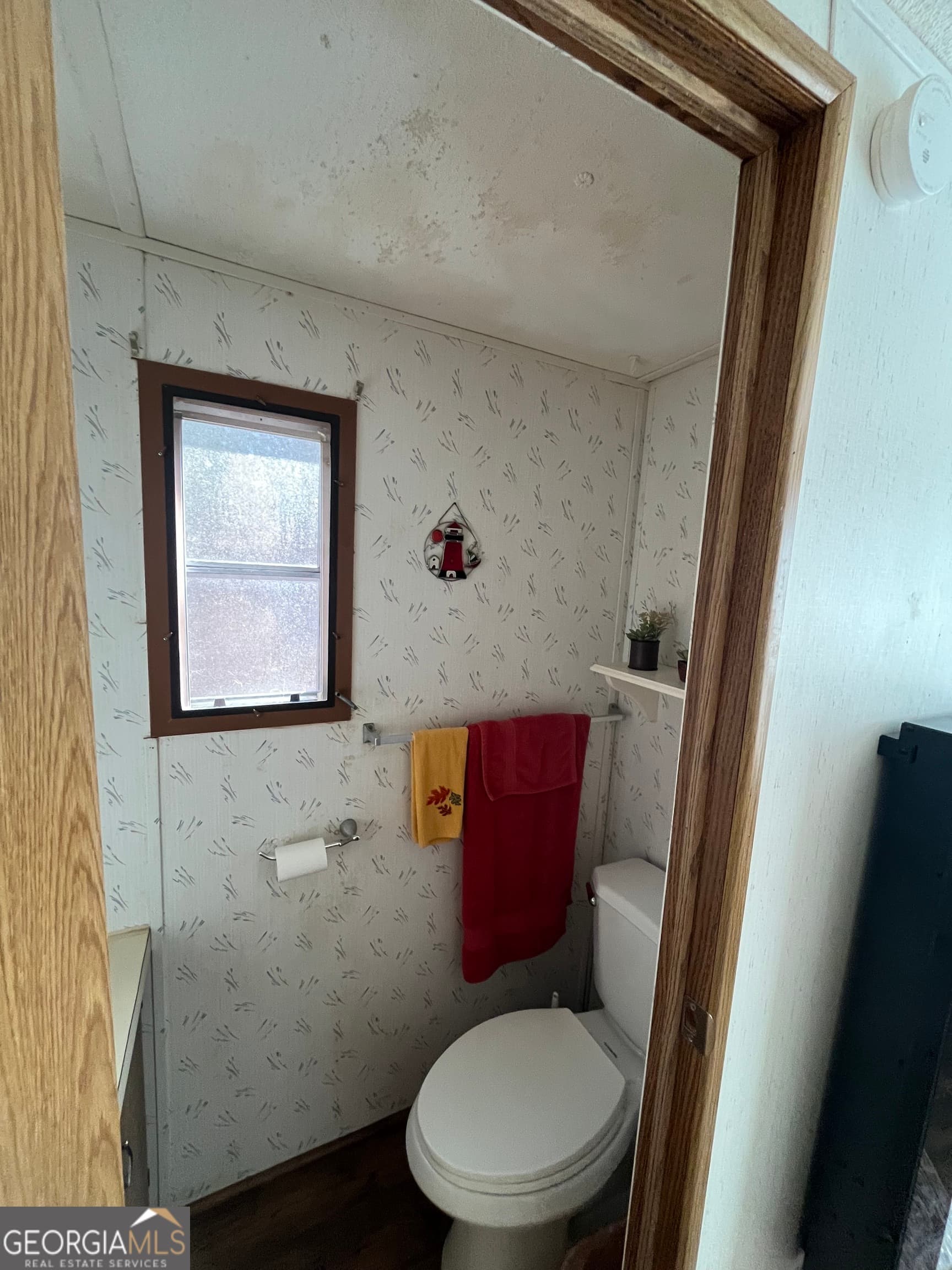 2 bedroom, 1.5 bathroom single family residence for sale at 32 Nelson Lane, Hiawassee, GA 30546 — photo 6