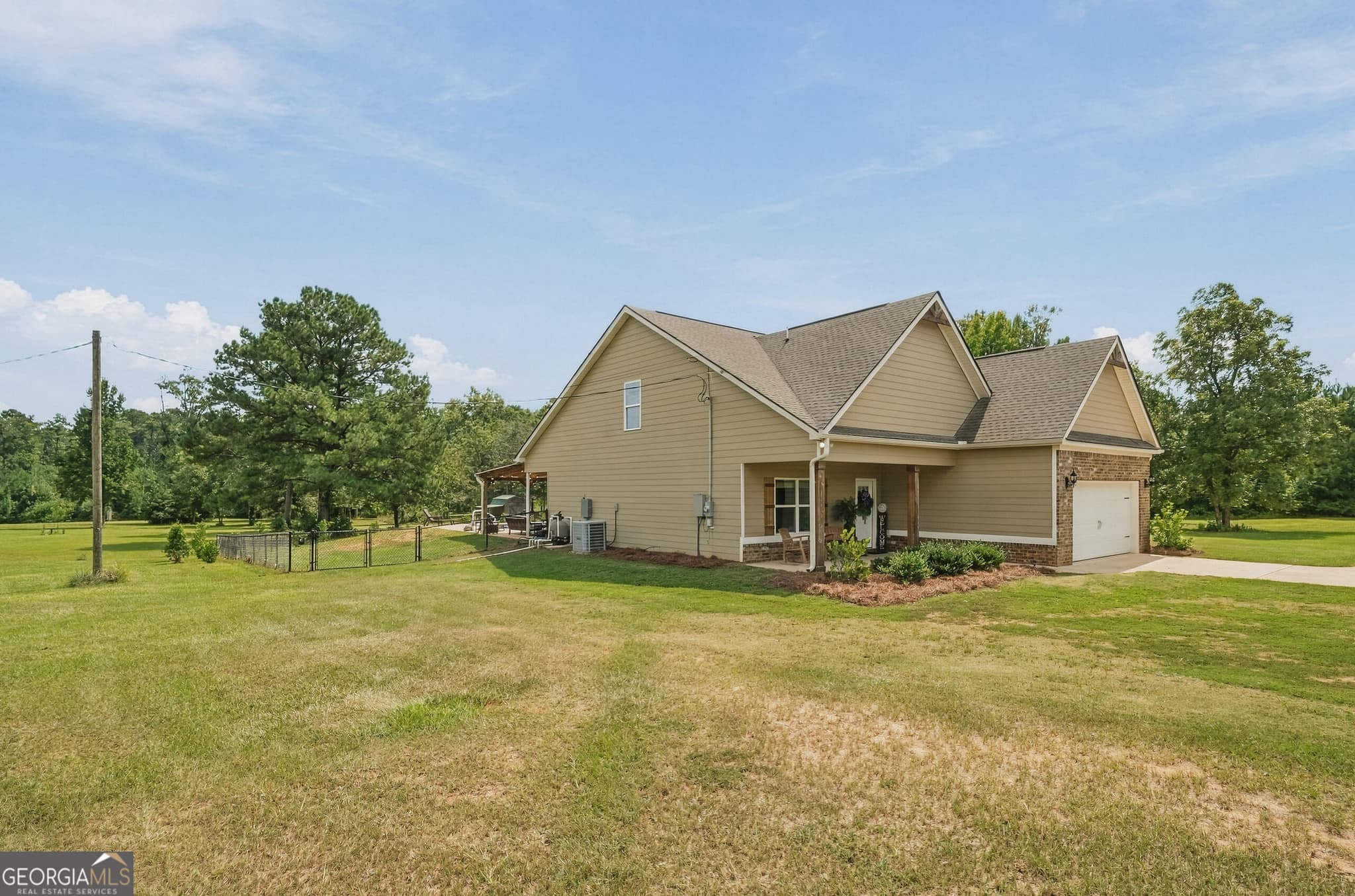 4 bedroom, 3.5 bathroom, 2,339 sq ft single family residence for sale at 279 Davis Road, Gray, GA 31032 — photo 4