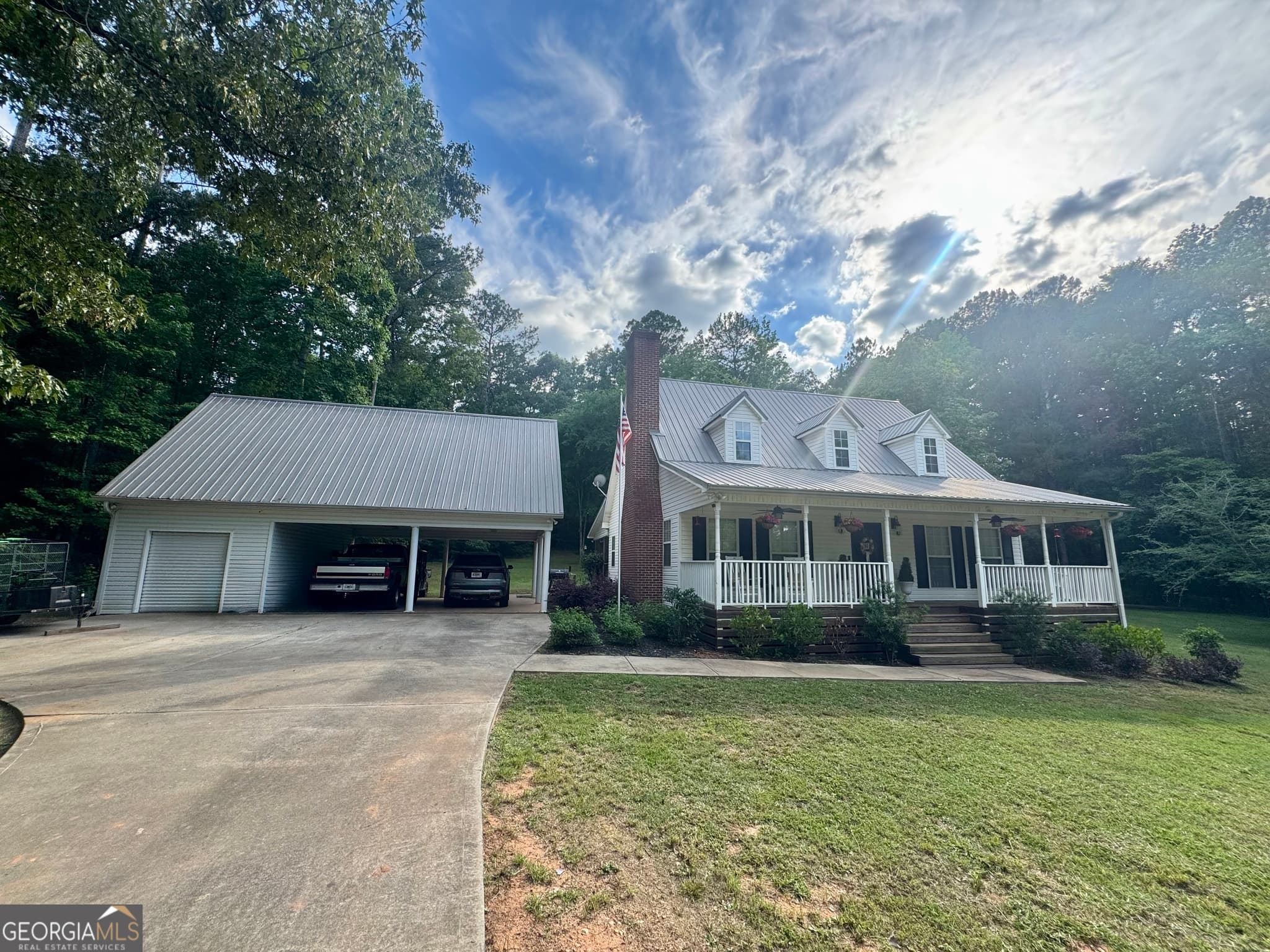 3 bedroom, 2.5 bathroom, 1,800 sq ft single family residence sold at 202 Commodore Drive, Milledgeville, GA 31061