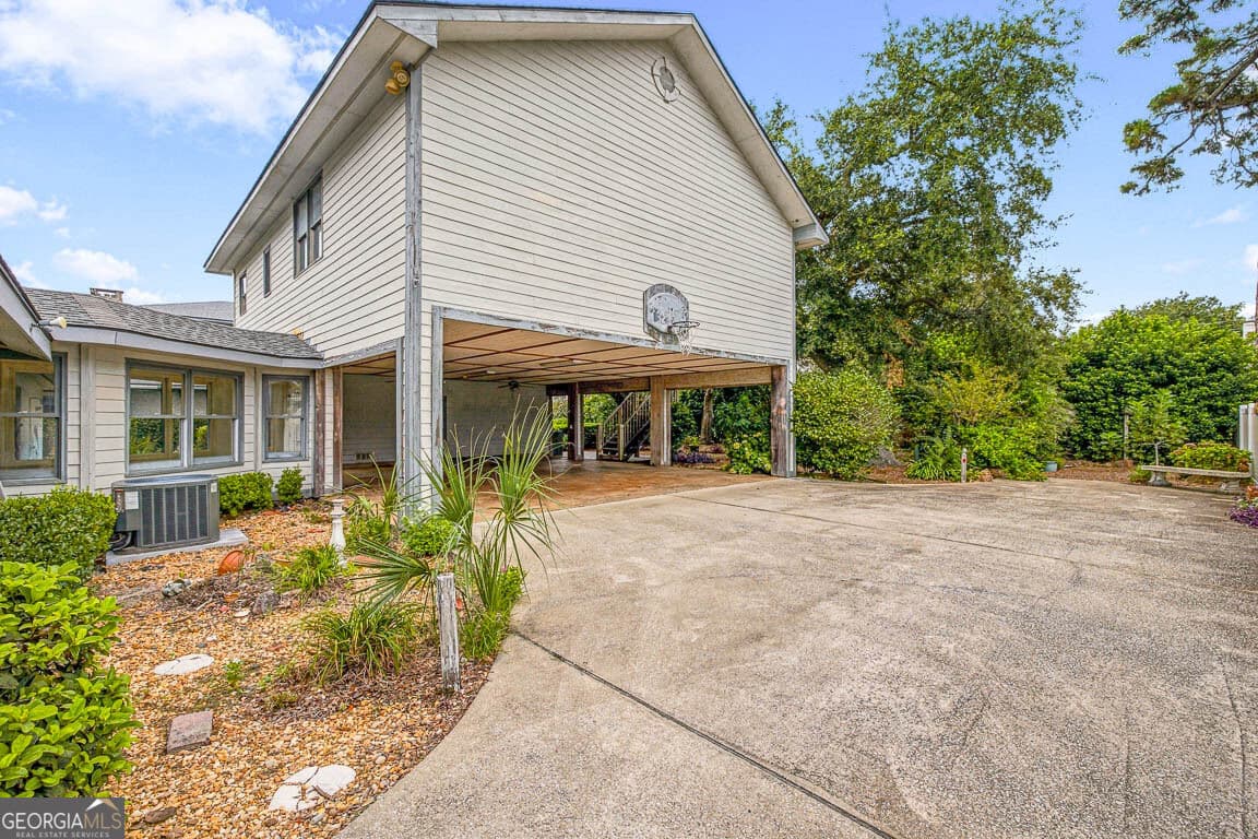 4 bedroom, 3.5 bathroom, 2,356 sq ft single family residence for sale at 604 Bartow Street, St. Simons, GA 31522 — photo 7