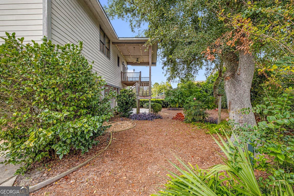 4 bedroom, 3.5 bathroom, 2,356 sq ft single family residence for sale at 604 Bartow Street, St. Simons, GA 31522 — photo 10