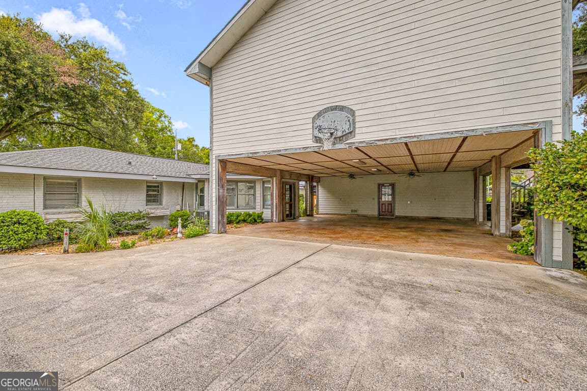 4 bedroom, 3.5 bathroom, 2,356 sq ft single family residence for sale at 604 Bartow Street, St. Simons, GA 31522 — photo 8