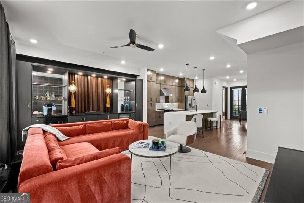3 bedroom, 3.5 bathroom, 2,294 sq ft townhouse for sale at 1075 Robert Smalls Way, Atlanta, GA 30318 — photo 2