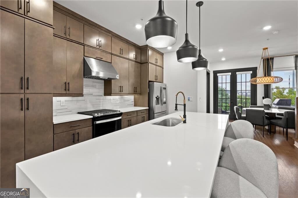 3 bedroom, 3.5 bathroom, 2,294 sq ft townhouse for sale at 1075 Robert Smalls Way, Atlanta, GA 30318 — photo 3