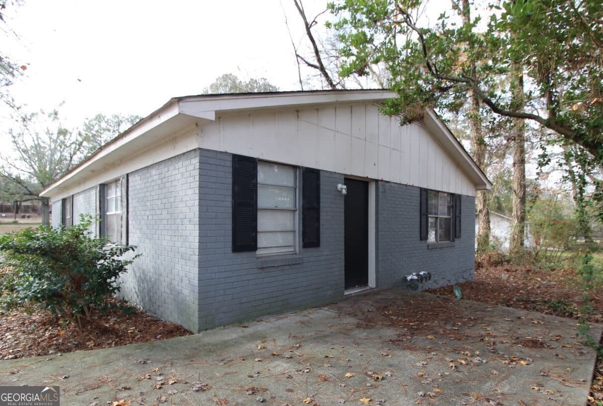 1 bedroom, 1 bathroom, 723 sq ft duplex for rent at 100 Tyler Street B, Rome, GA 30165 for $900 a month