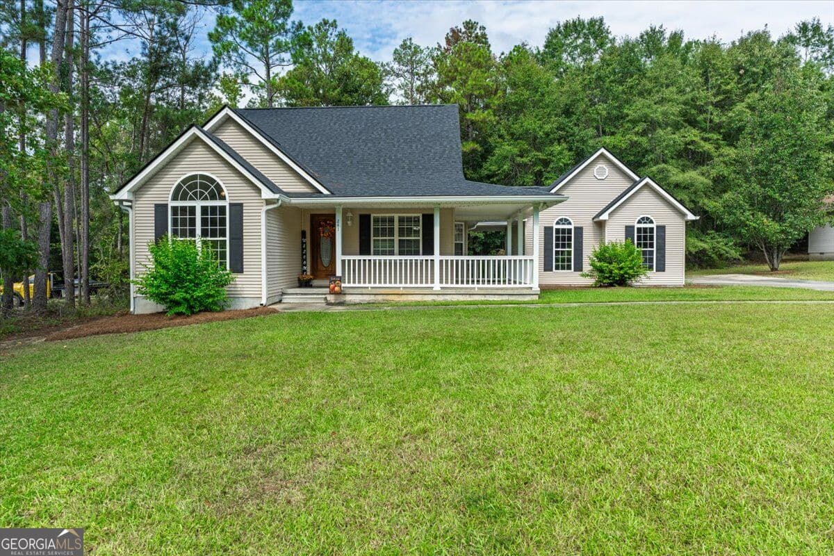 3 bedroom, 2 bathroom, 1,298 sq ft single family residence for sale at 241 Graystone Pointe Drive, Macon, GA 31211 — photo 1 of 29