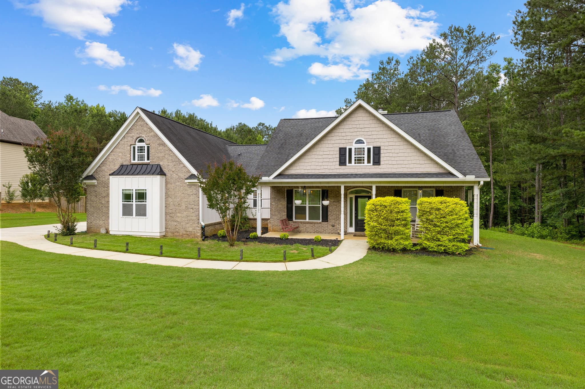 4 bedroom, 3 bathroom, 2,170 sq ft single family residence sold at 22 Gordon Manor Court, Senoia, GA 30276