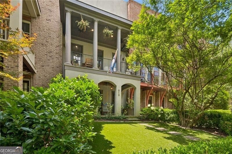 3 bedroom, 3.5 bathroom, 2,000 sq ft townhouse sold at 919 Faith Avenue 5, Atlanta, GA 30316