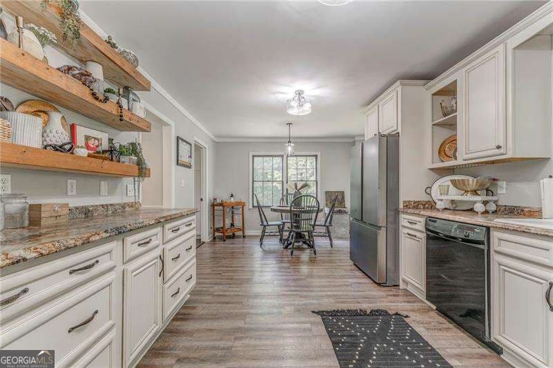 4 bedroom, 3.5 bathroom, 3,201 sq ft single family residence for sale at 323 Schoolhouse Road, Rockmart, GA 30153 — photo 5