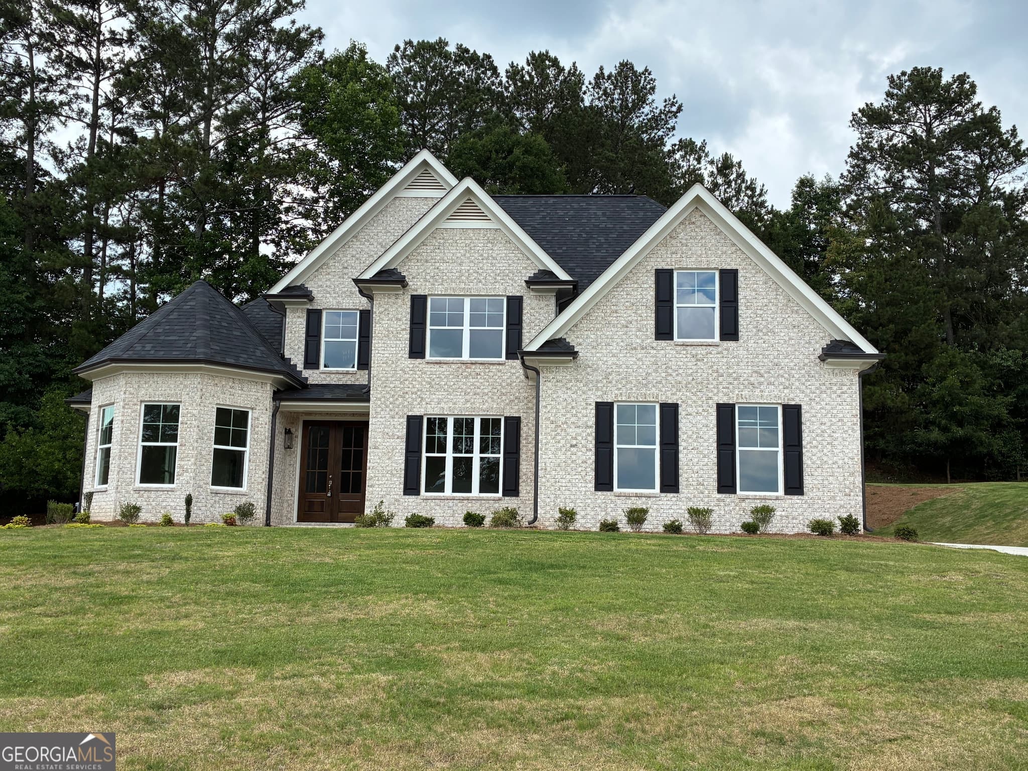 5 bedroom, 3 bathroom, 3,200 sq ft single family residence sold at 5624 SHAMROCK Lane, Douglasville, GA 30135