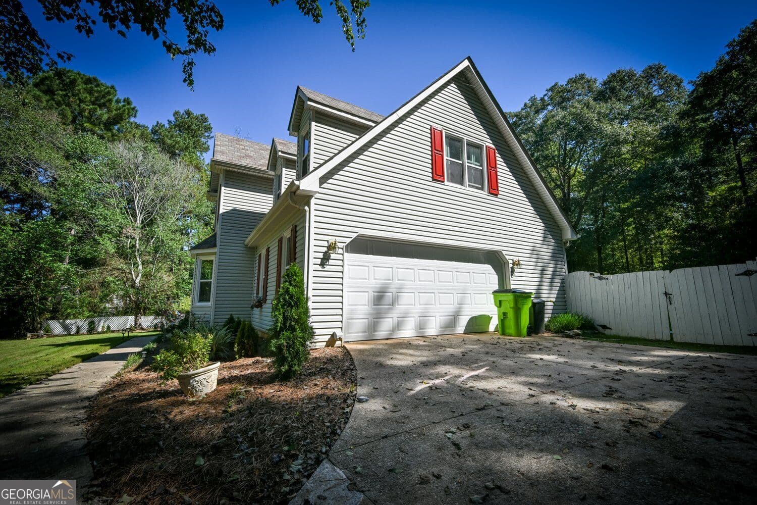 5 bedroom, 2.5 bathroom, 2,448 sq ft single family residence for sale at 110 Clearview Circle, Mcdonough, GA 30253 — photo 7