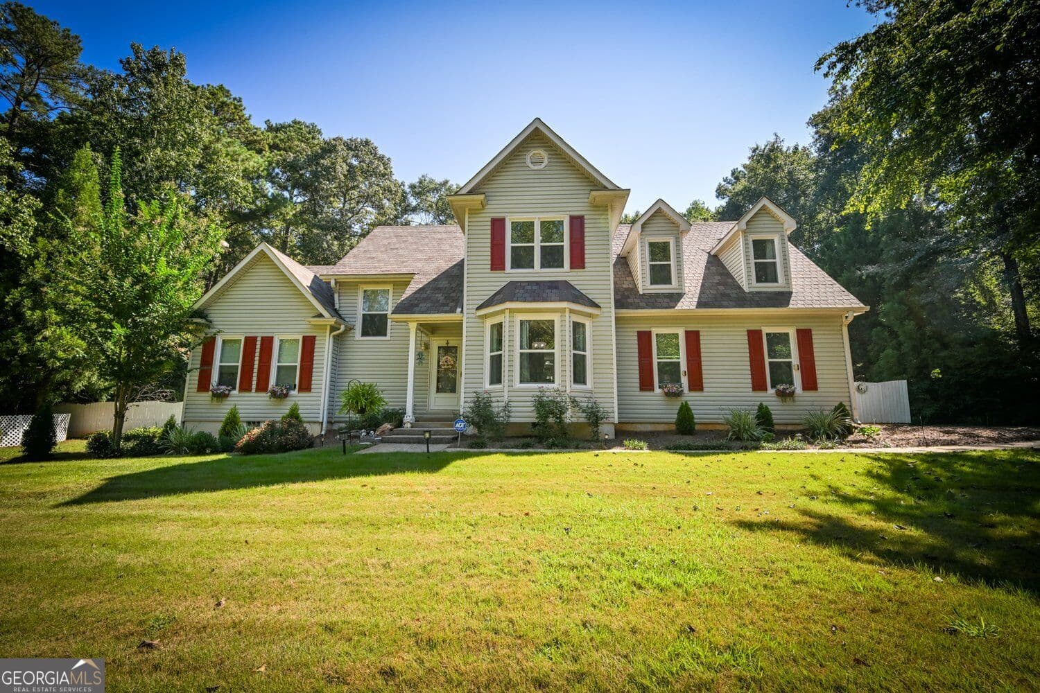 5 bedroom, 2.5 bathroom, 2,448 sq ft single family residence for sale at 110 Clearview Circle, Mcdonough, GA 30253 — photo 4
