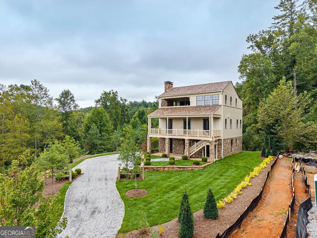 4 bedroom, 4.5 bathroom, 2,962 sq ft single family residence for sale at 130 Cove View Lane, Clarkesville, GA 30523 — photo 4